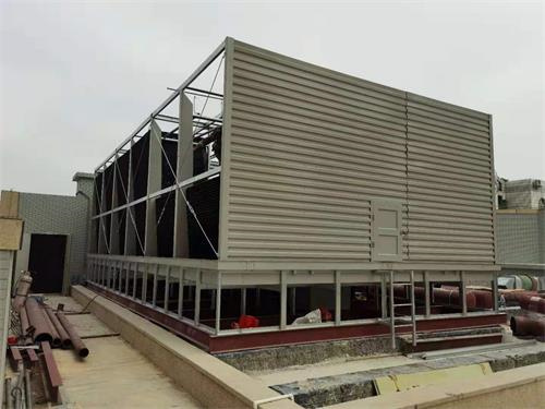 如何調(diào)節(jié)冷卻塔的損失冷卻水量和溫度,冷卻塔如何降溫