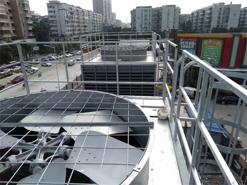 我國(guó)冷卻塔制冷技術(shù)的發(fā)展及現(xiàn)狀(冷卻塔與制冷機(jī)組配置)