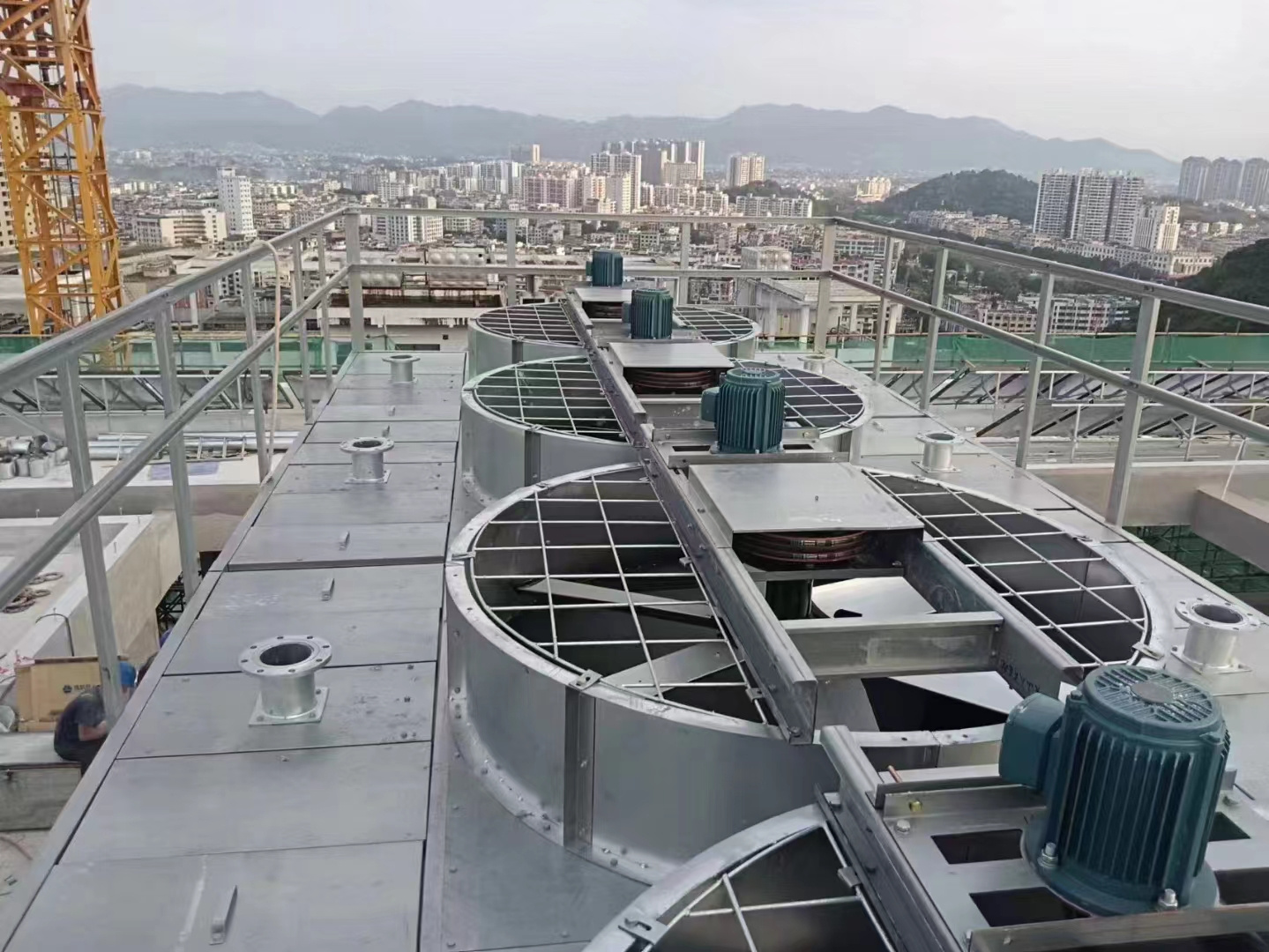 冷卻塔風(fēng)筒價(jià)格(冷卻塔消音導(dǎo)風(fēng)筒)